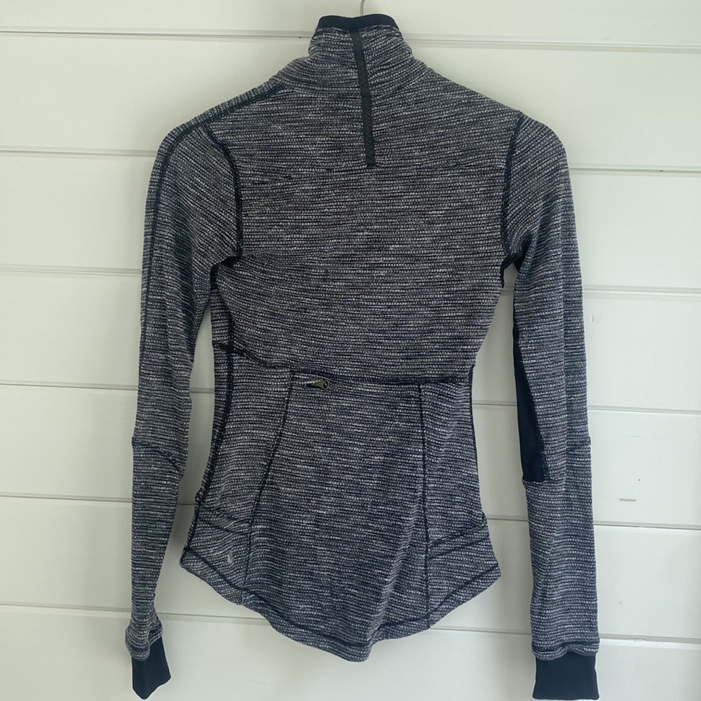 Lululemon | Grey Long Sleeve 1/2 Zip | Great Condition - Picture 4 of 8